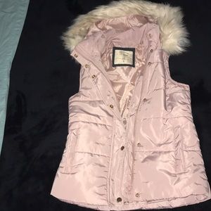 NWOT pink vest with faux fur